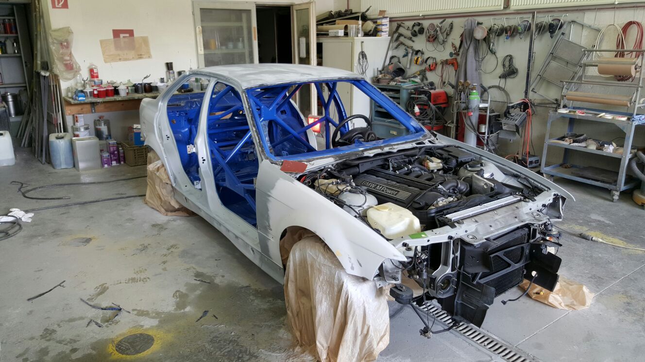 Carrosseriearbeit in der Werkstatt